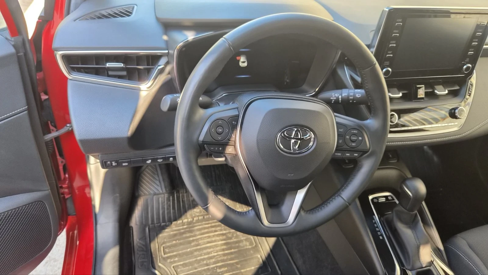 Toyota Corolla Hybrid, 30.000KM, снимка 10 - Автомобили и джипове - 56135975