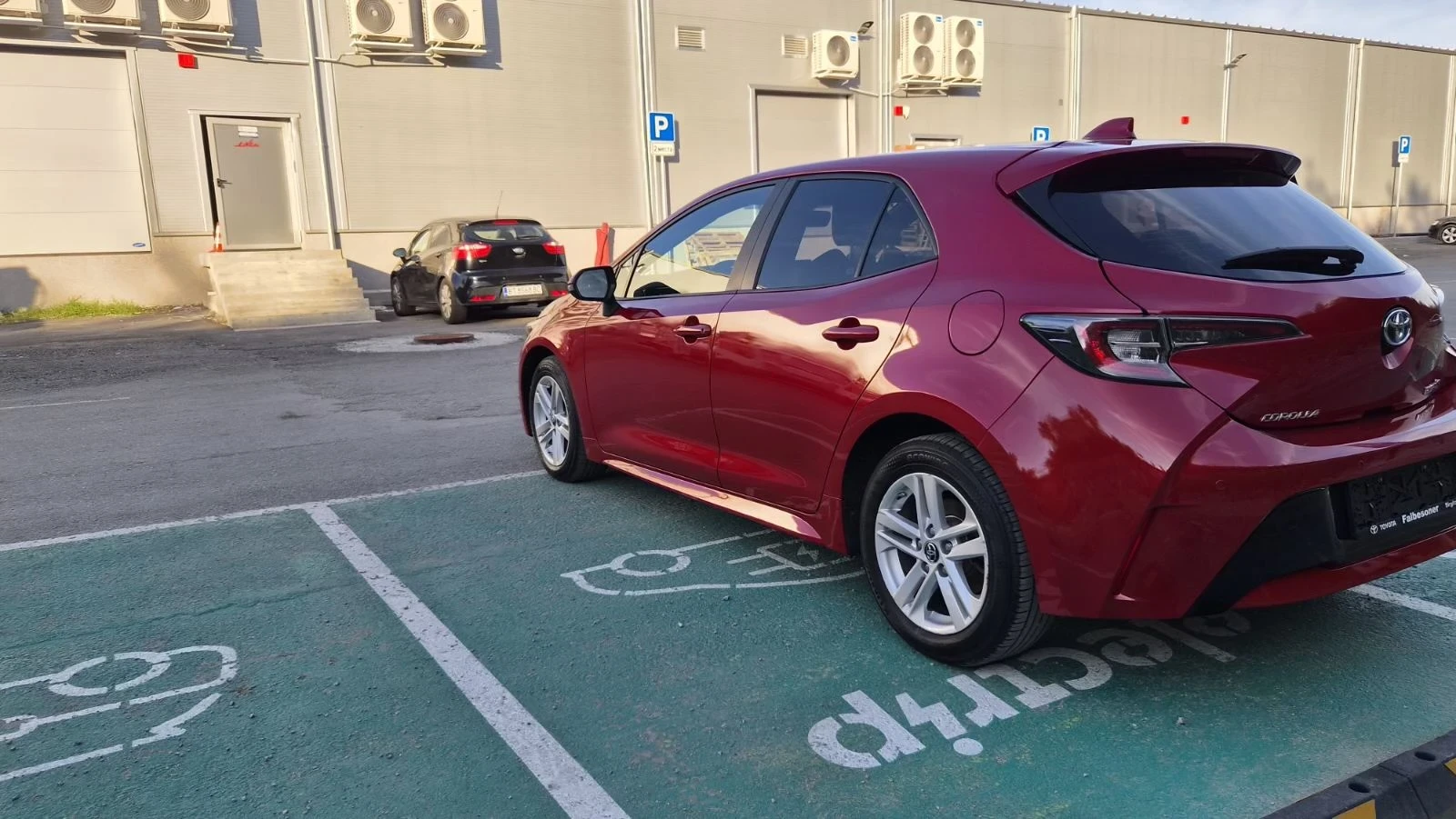 Toyota Corolla Hybrid, 30.000KM, снимка 5 - Автомобили и джипове - 56135975