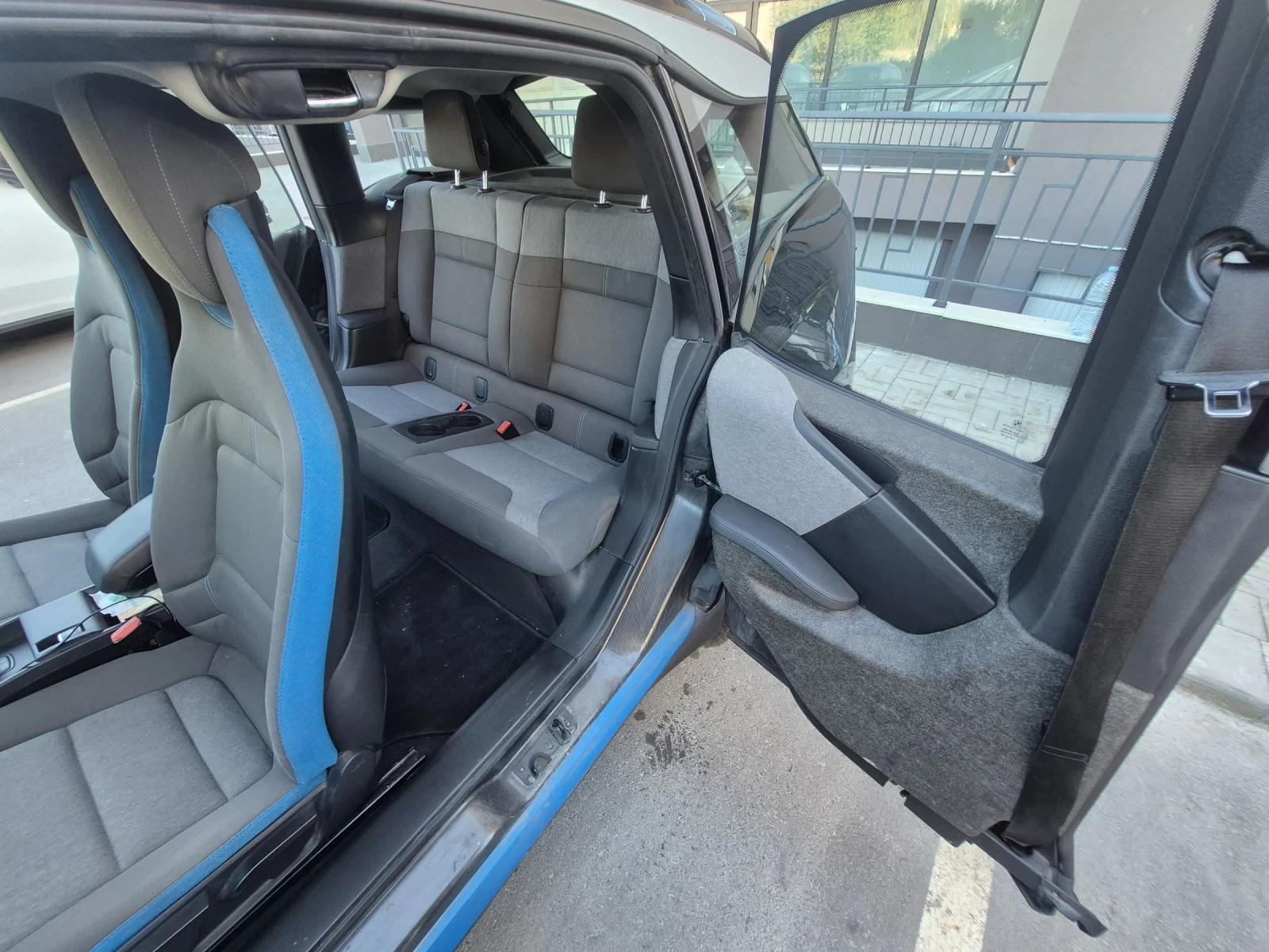 BMW i3, снимка 10 - Автомобили и джипове - 56379647