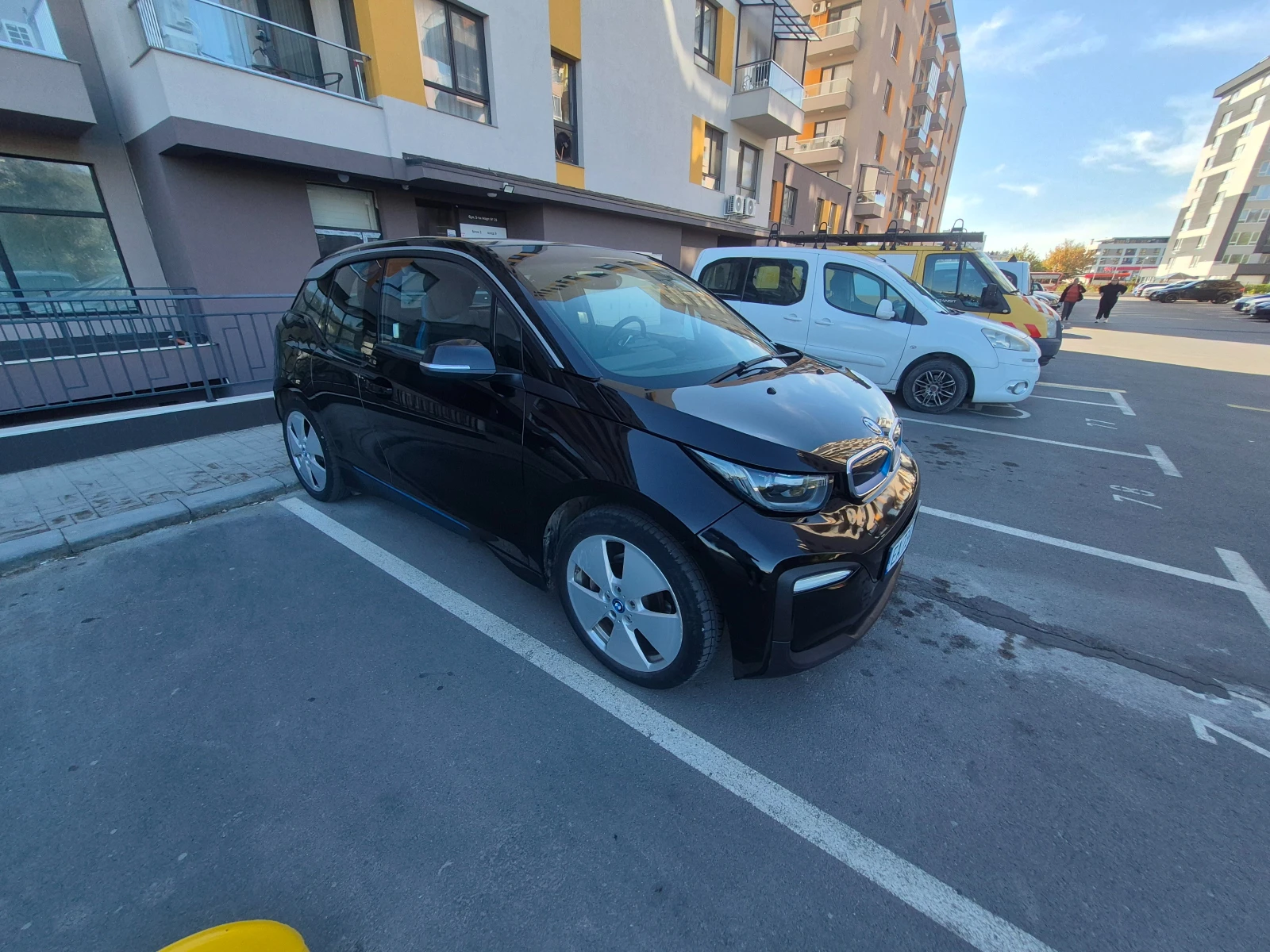 BMW i3, снимка 3 - Автомобили и джипове - 56379647