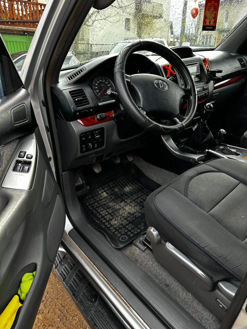 Toyota Land cruiser 3.0 D-4D, снимка 10 - Автомобили и джипове - 49490483