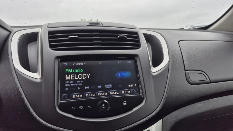 Chevrolet Trax 1.7CDT-I Автомат* Full Opt * Отличен * EURO 5, снимка 16 - Автомобили и джипове - 51988548