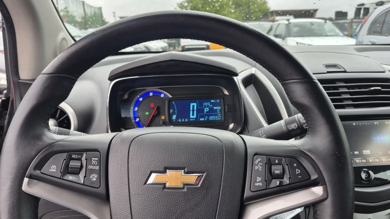Chevrolet Trax 1.7CDT-I Автомат* Full Opt * Отличен * EURO 5, снимка 13 - Автомобили и джипове - 51988548