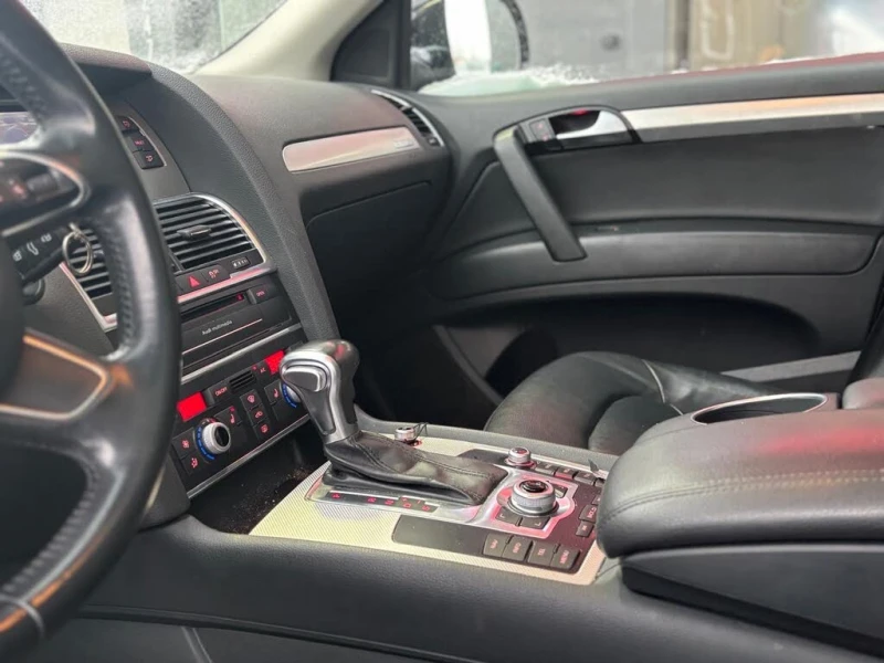 Audi Q7 3.0 TDI* ПОДГРЕВ* КАМЕРА* ПАНОРАМА* 6+ 1* КЕЙЛЕС, снимка 4 - Автомобили и джипове - 53599658