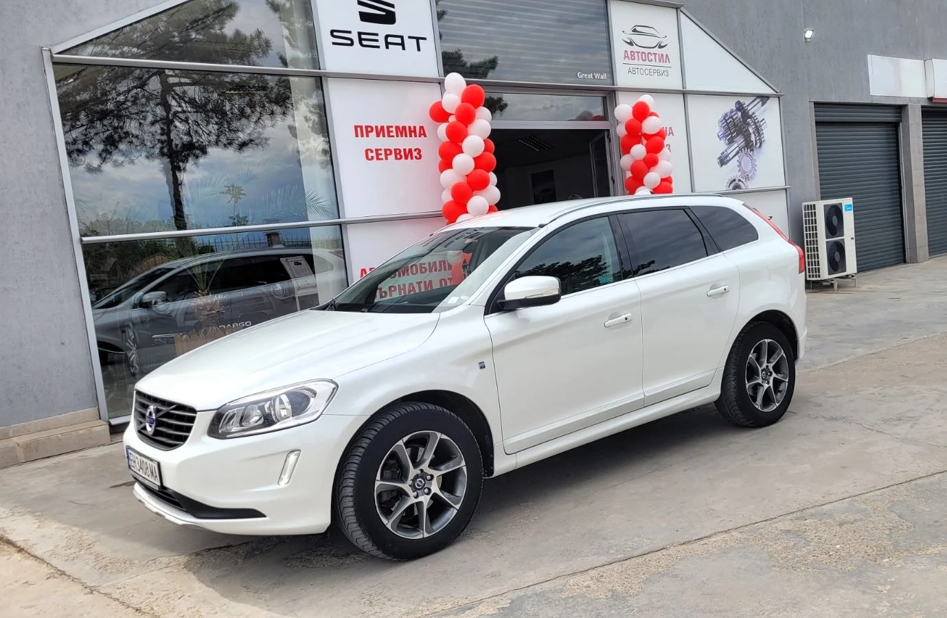 Volvo XC60 d5 - изображение 5