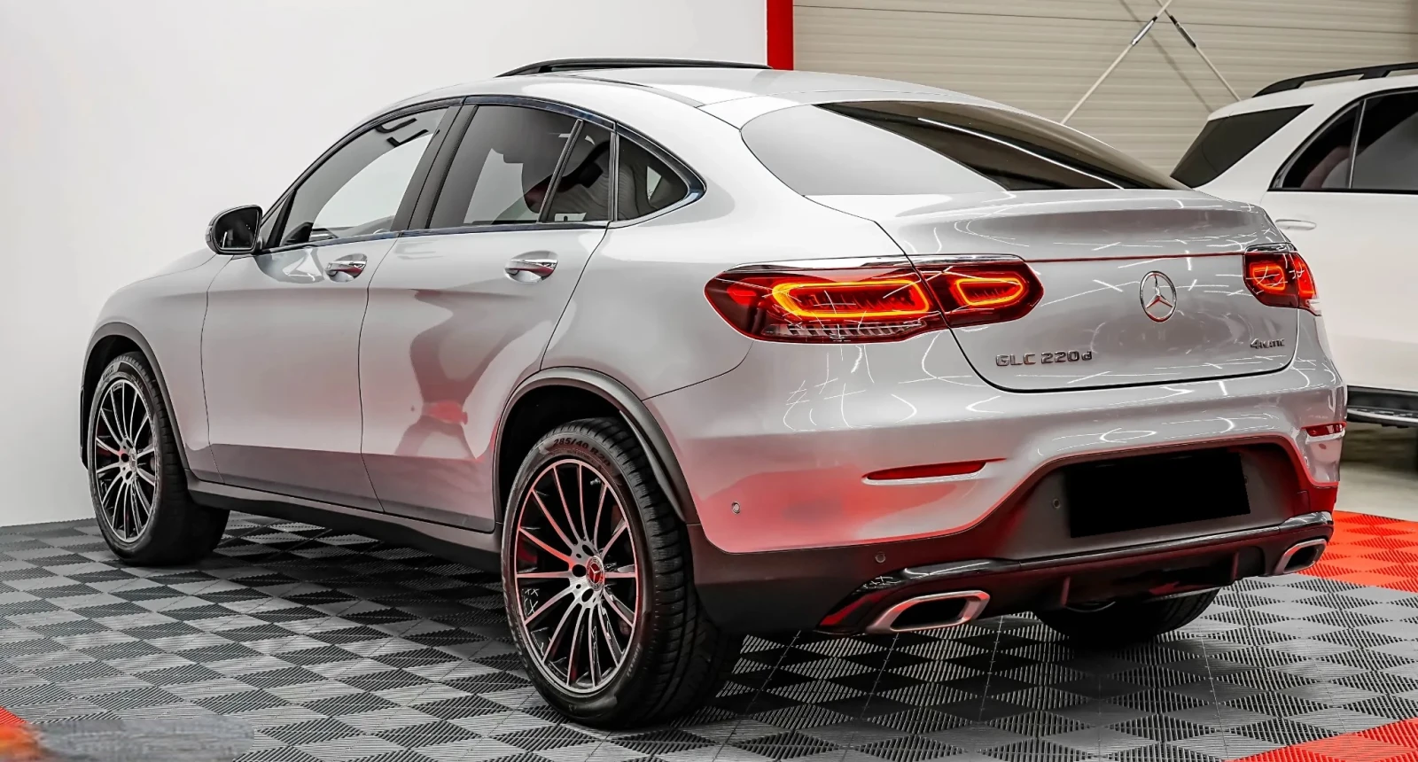 Mercedes-Benz GLC 220d Coupe AMG Line 4Matic - изображение 3