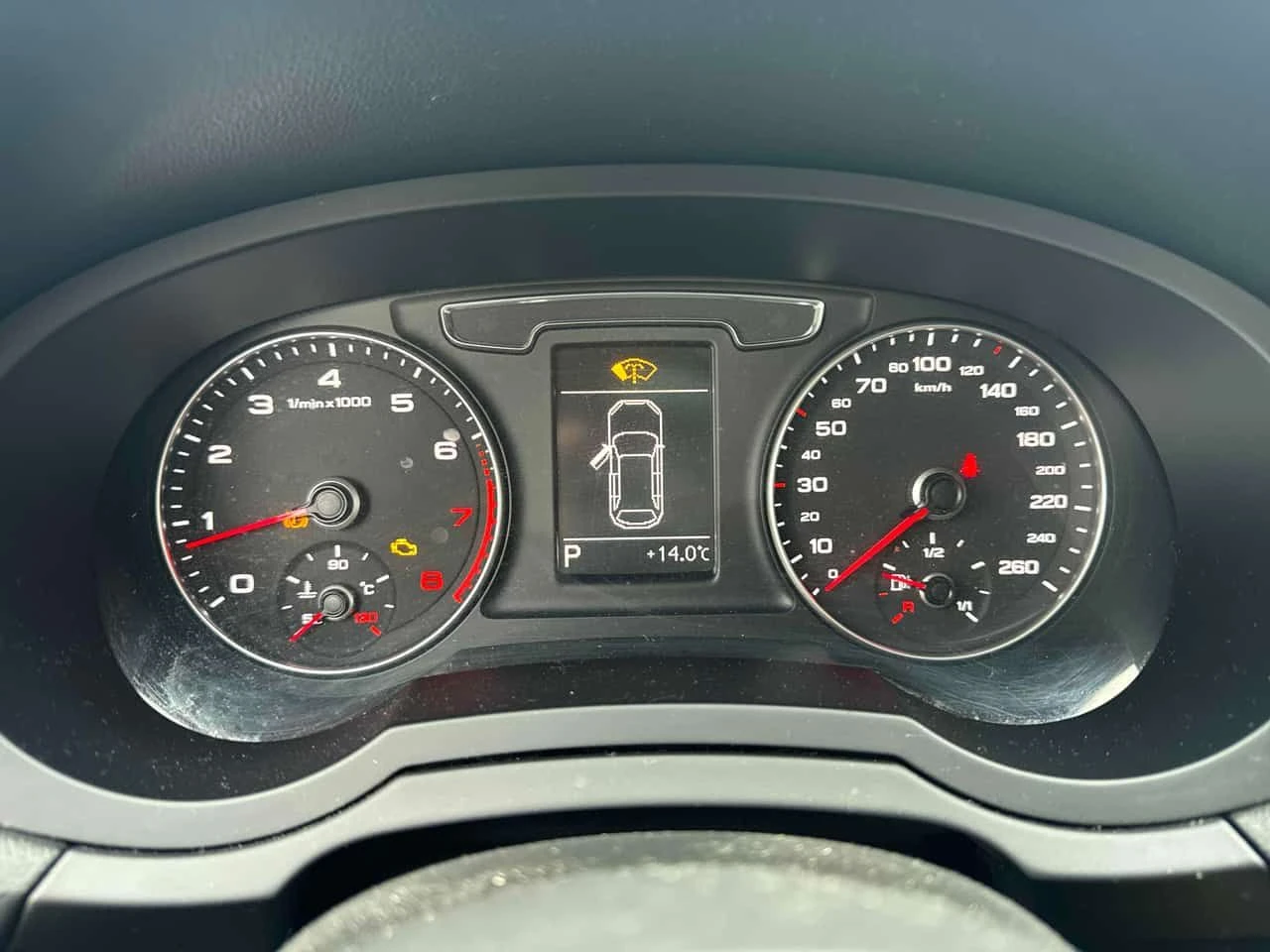 Audi Q3 * Komfort * CARFAX * 2 КЛЮЧА * KEYLESS * ПОДГРЕВИ , снимка 8 - Автомобили и джипове - 54414414