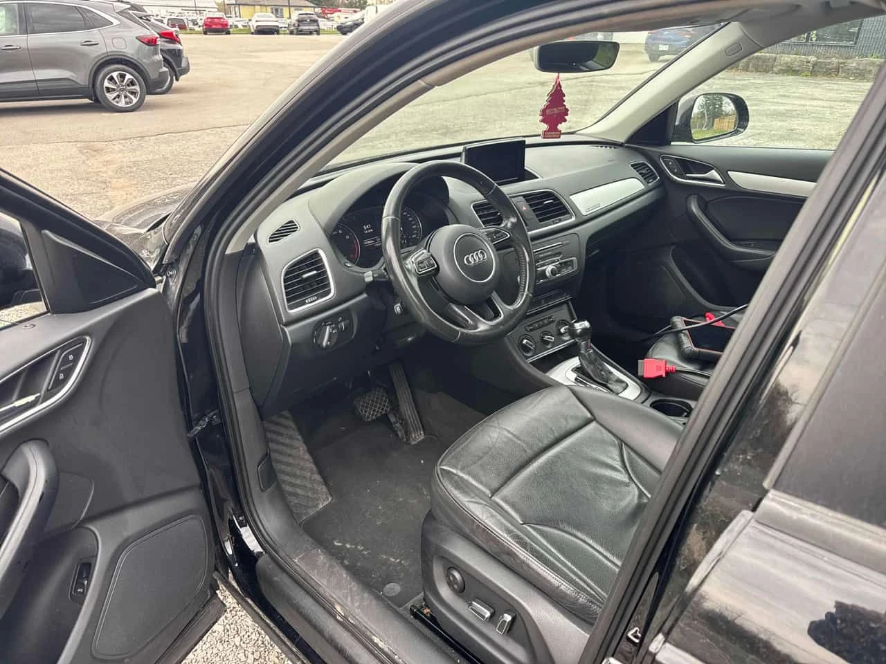 Audi Q3 * Komfort * CARFAX * 2 КЛЮЧА * KEYLESS * ПОДГРЕВИ , снимка 5 - Автомобили и джипове - 54414414