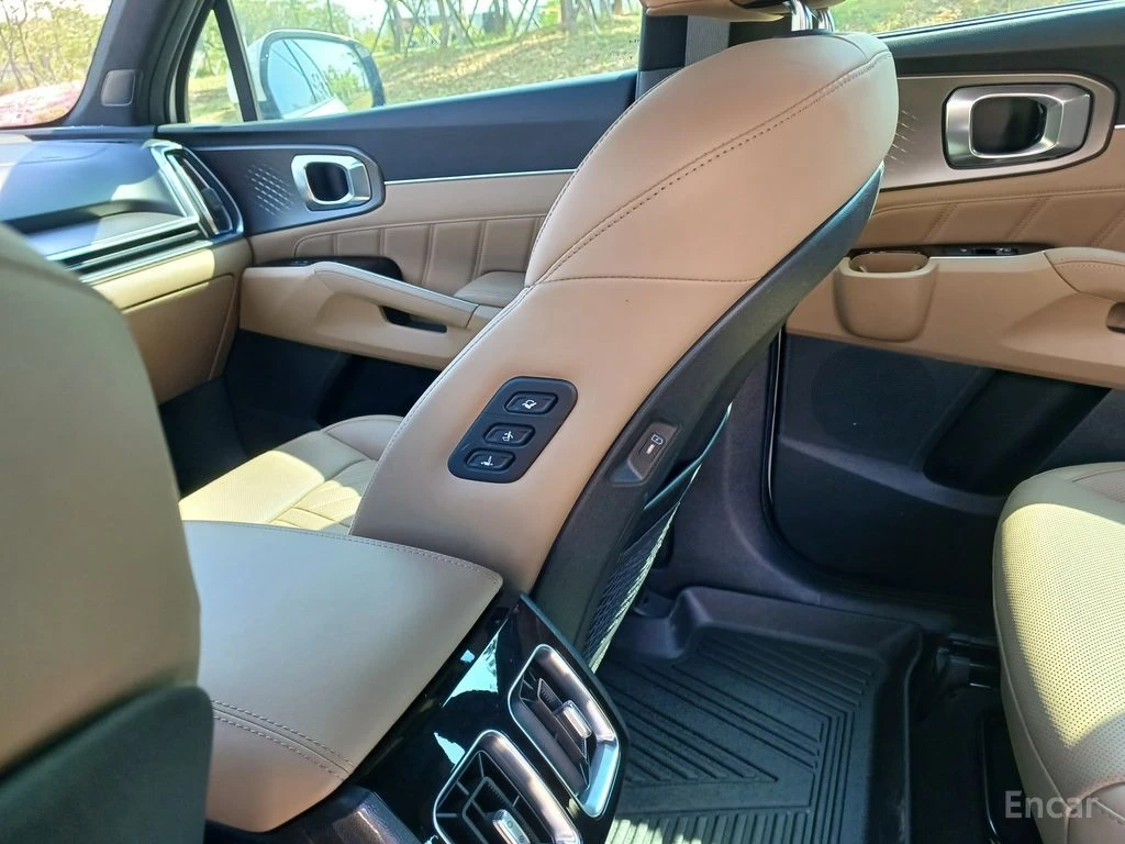 Kia Sorento 1.6* HYBRID* SIGNATURE* ОБДУХВАНЕ* ХЕДЪП* ПАНОРАМА, снимка 11 - Автомобили и джипове - 54736099