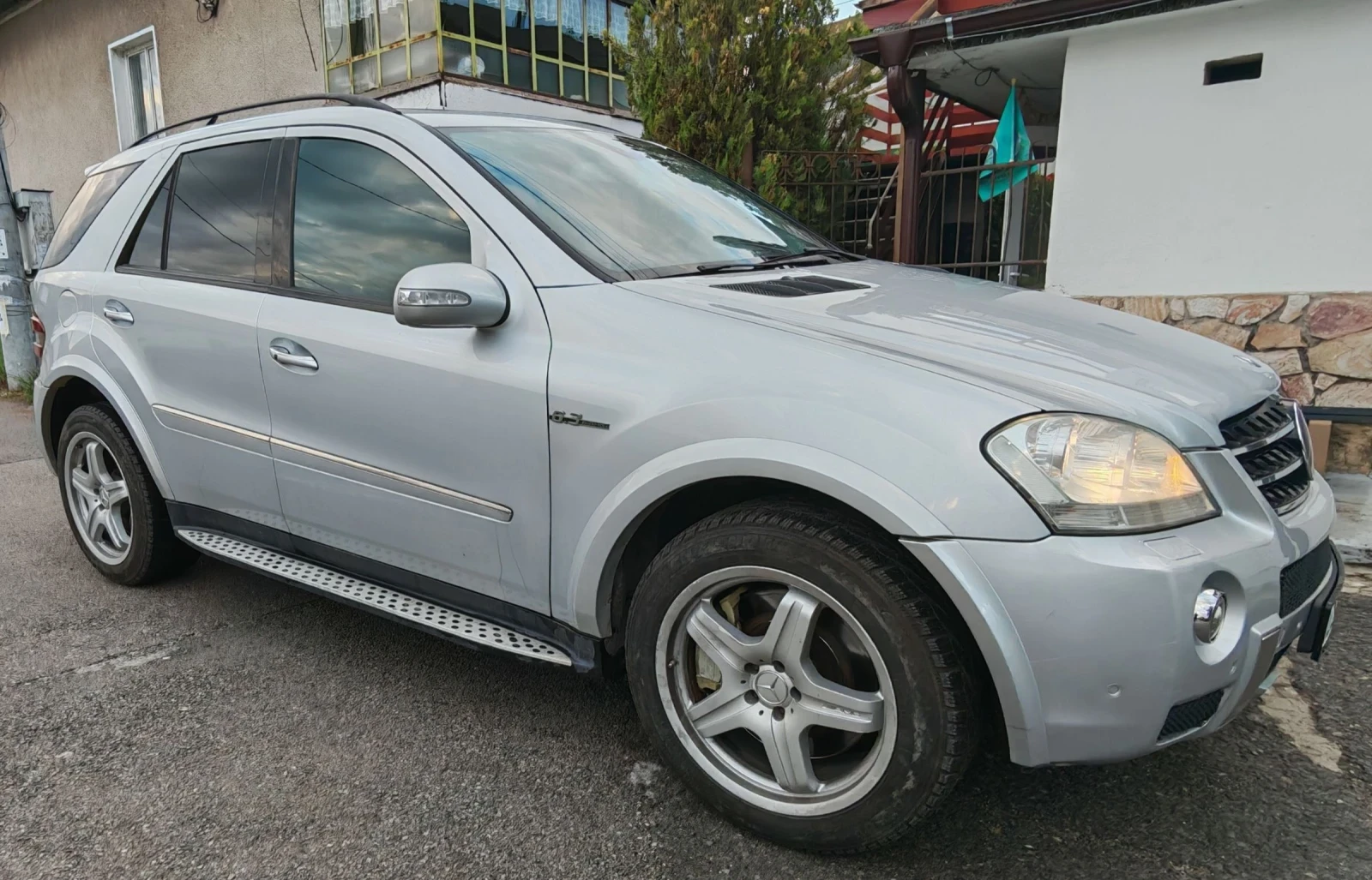Mercedes-Benz ML 63 AMG, снимка 3 - Автомобили и джипове - 54783865