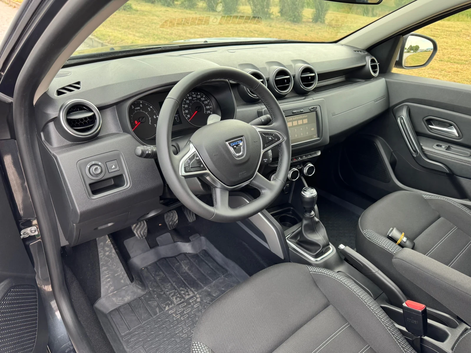 Dacia Duster 1.5 DCI Prestige TopTop, снимка 12 - Автомобили и джипове - 55301146