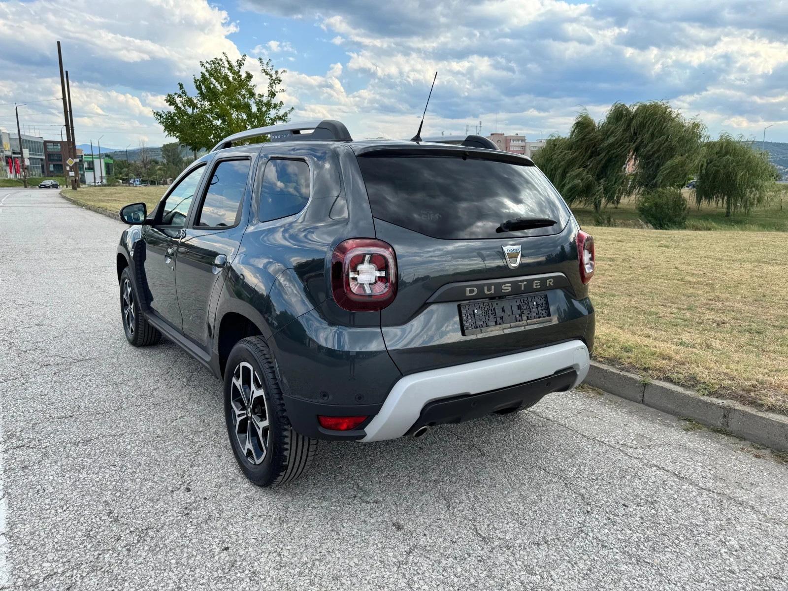 Dacia Duster 1.5 DCI Prestige TopTop, снимка 3 - Автомобили и джипове - 55301146