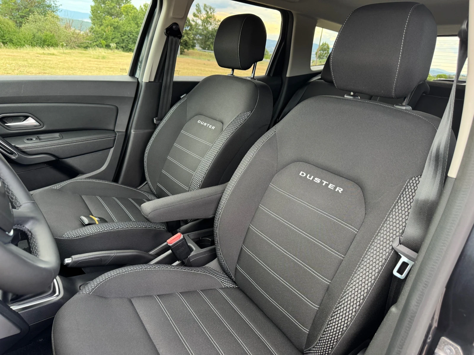 Dacia Duster 1.5 DCI Prestige TopTop, снимка 13 - Автомобили и джипове - 55301146