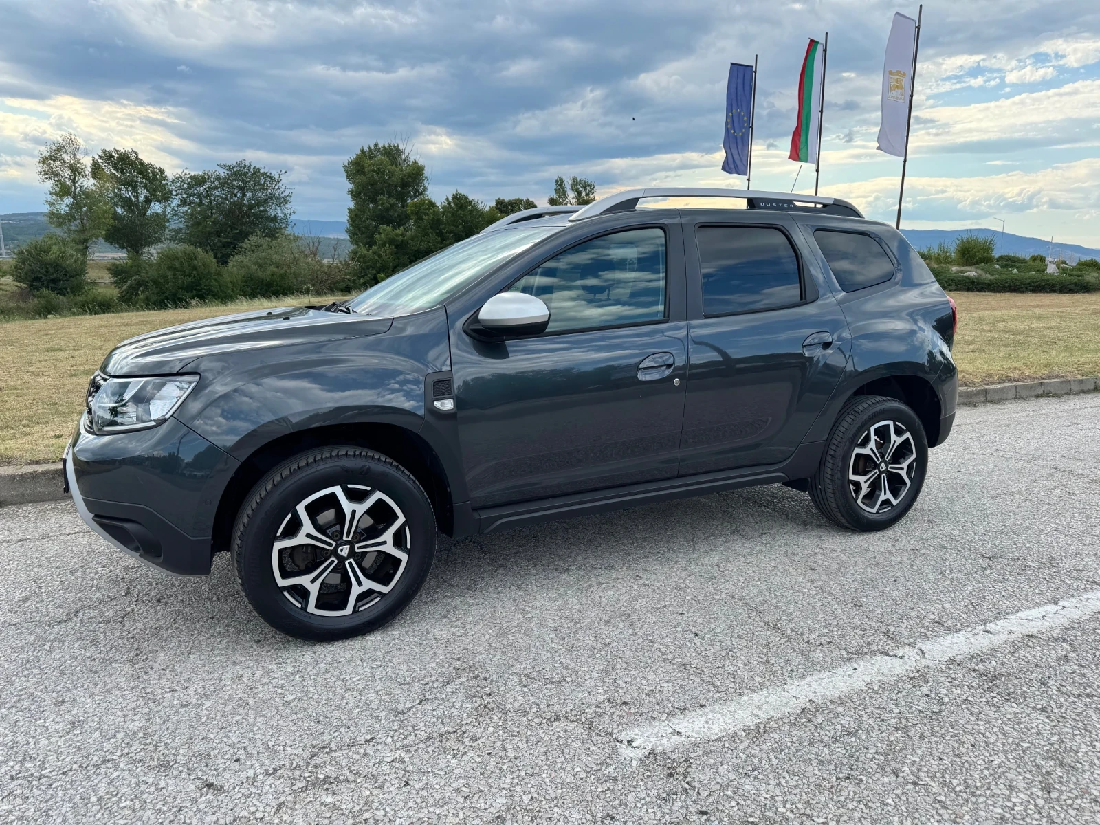 Dacia Duster 1.5 DCI Prestige TopTop, снимка 2 - Автомобили и джипове - 55301146