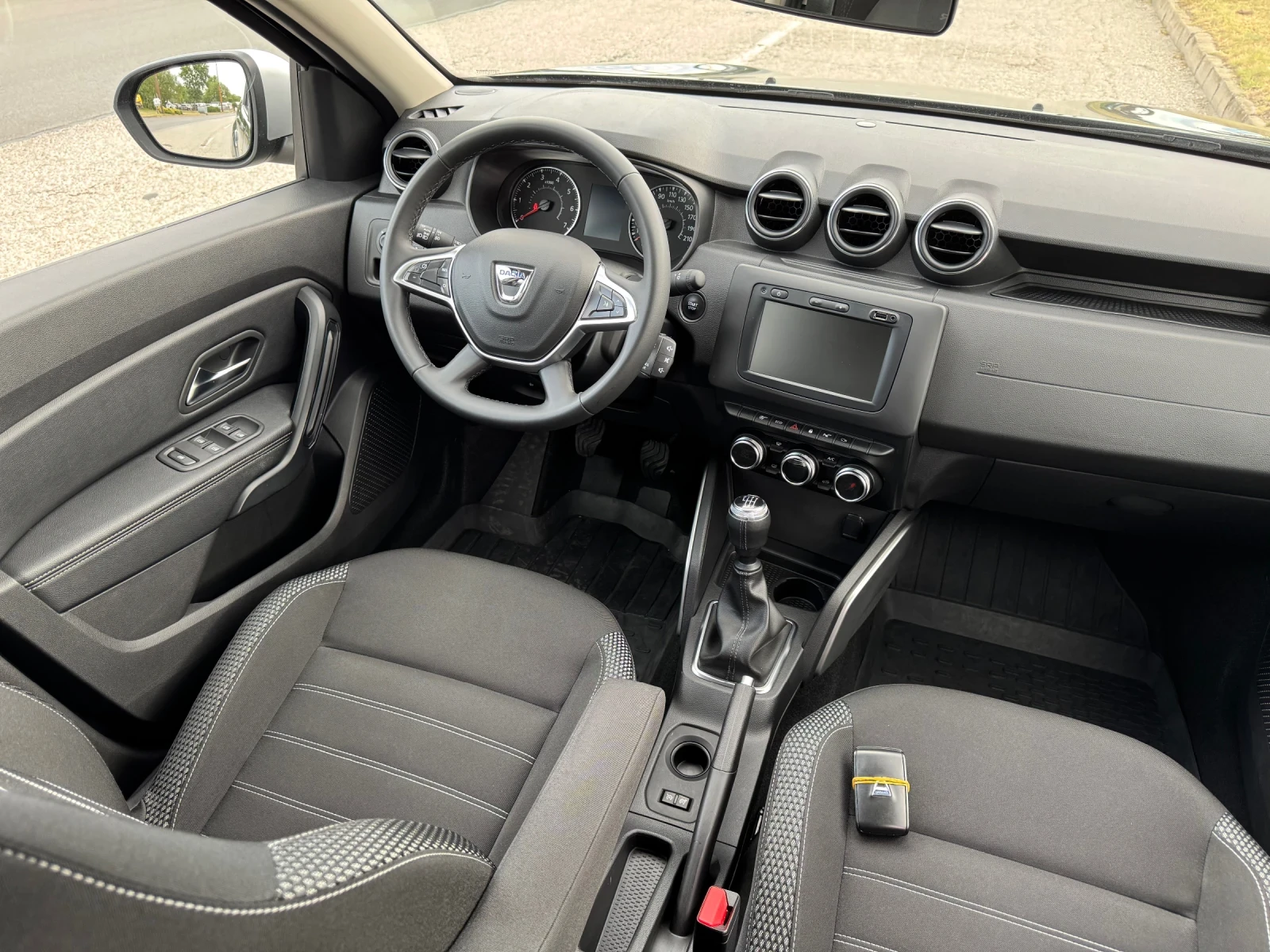 Dacia Duster 1.5 DCI Prestige TopTop, снимка 15 - Автомобили и джипове - 55301146