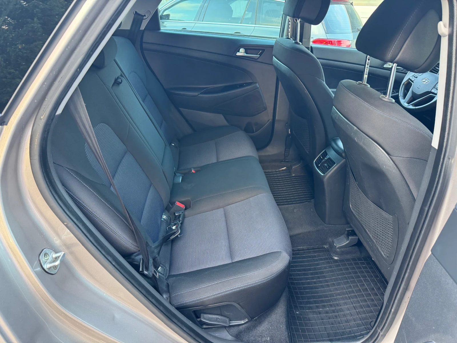 Hyundai Tucson 1.6 DGI, снимка 13 - Автомобили и джипове - 55590813