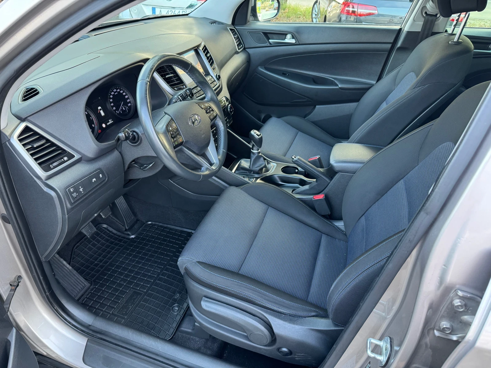Hyundai Tucson 1.6 DGI, снимка 9 - Автомобили и джипове - 55590813