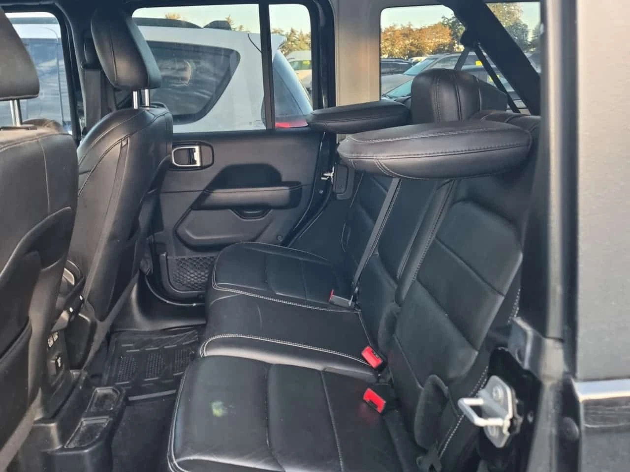 Jeep Wrangler * 4x4 Sahara * CARFAX *  KEYLESS * ������� *  | Mobile.bg � ����������� 12