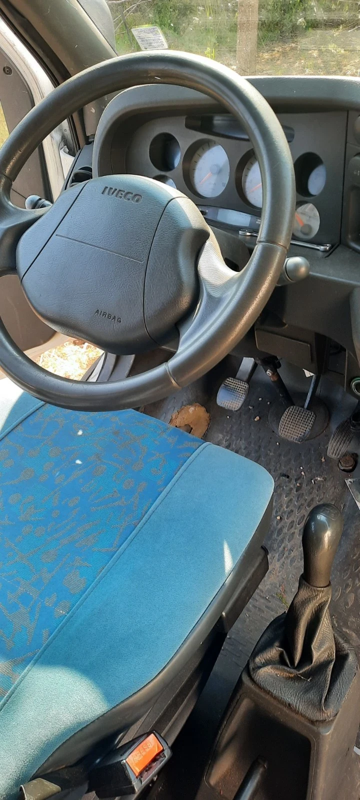 Iveco 35c13 Дълга база/ Двойна гума, снимка 8 - Бусове и автобуси - 54387122