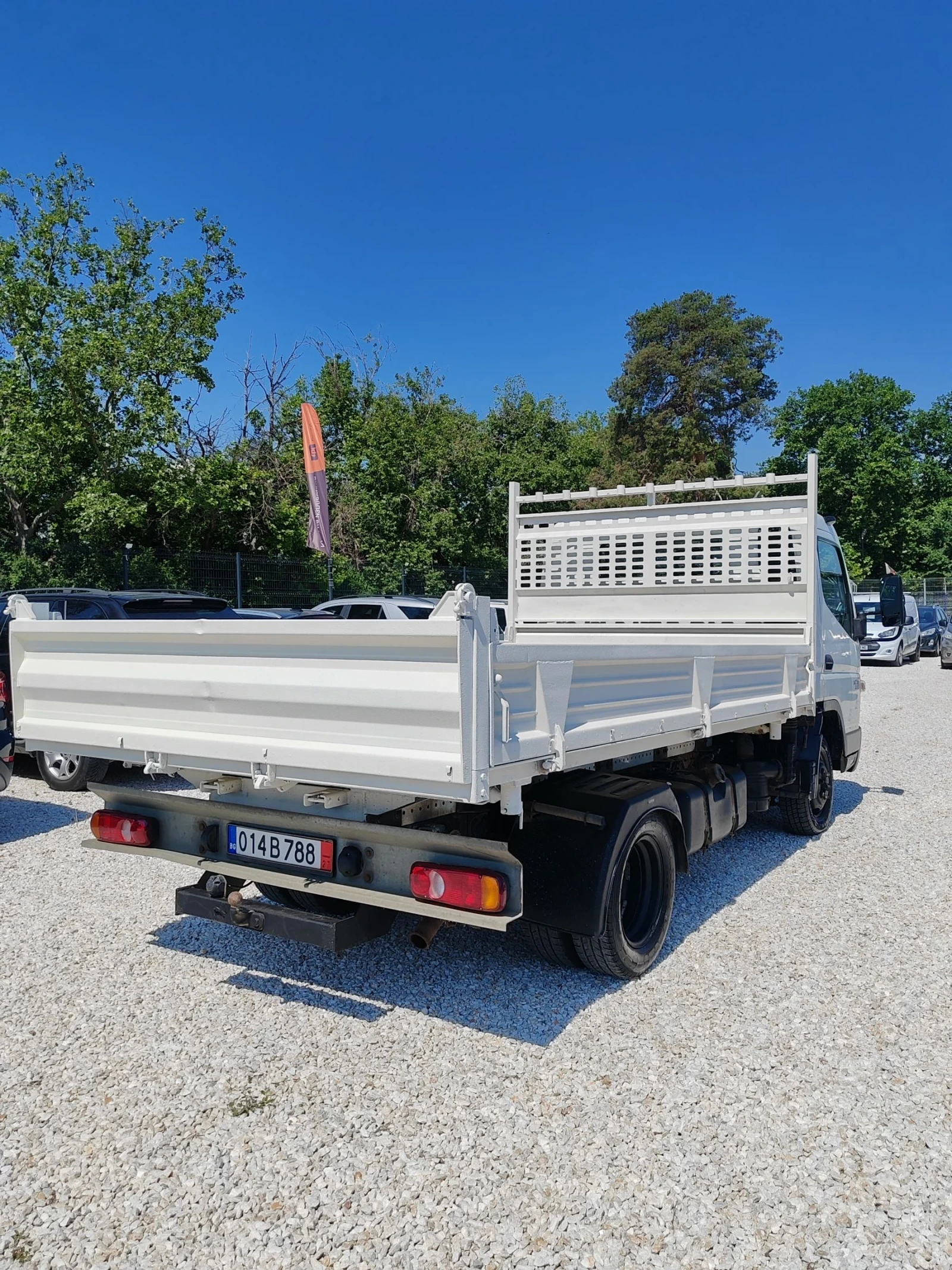 Mitsubishi Fuso Самосвал. Изсипва на 3 страни. , снимка 8 - Камиони - 54868330