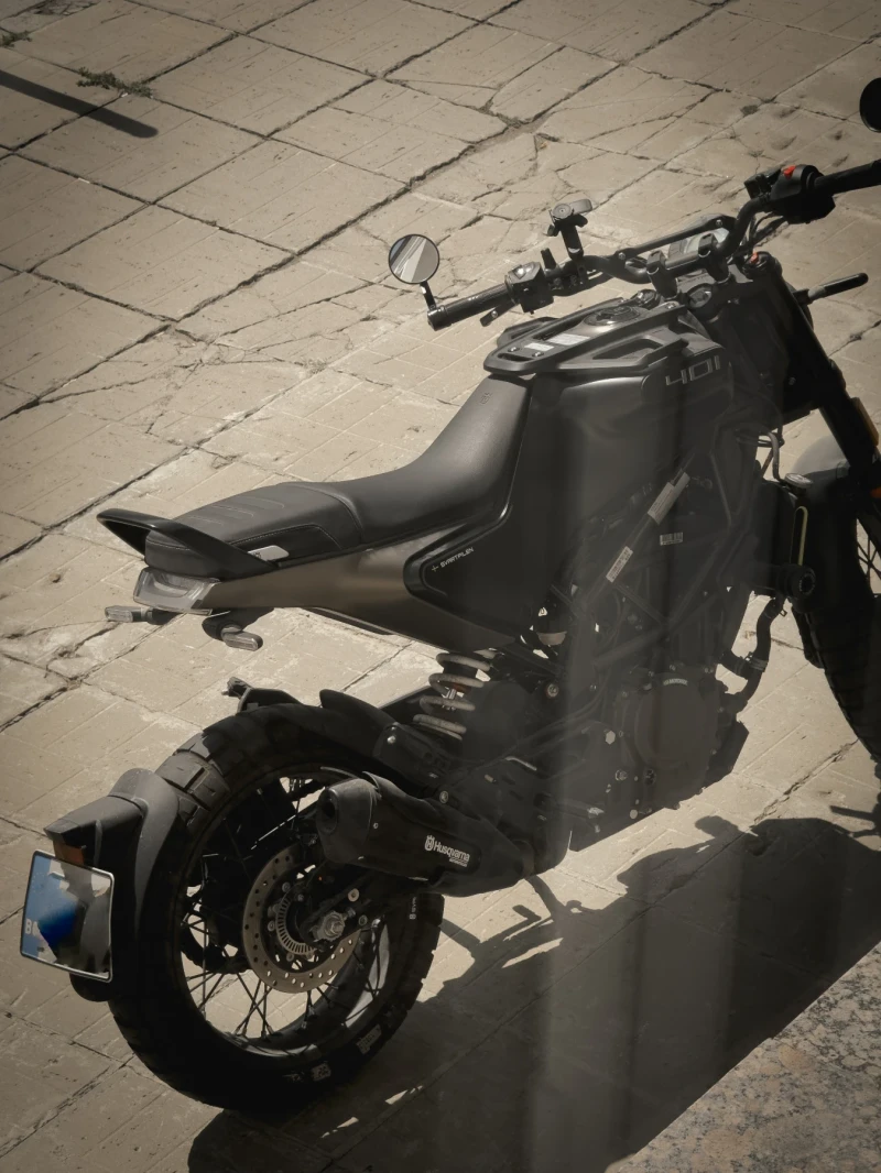 Husqvarna Svartpilen 401, снимка 2 - Мотоциклети и мототехника - 52620699