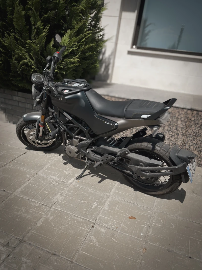 Husqvarna Svartpilen 401, снимка 3 - Мотоциклети и мототехника - 52620699