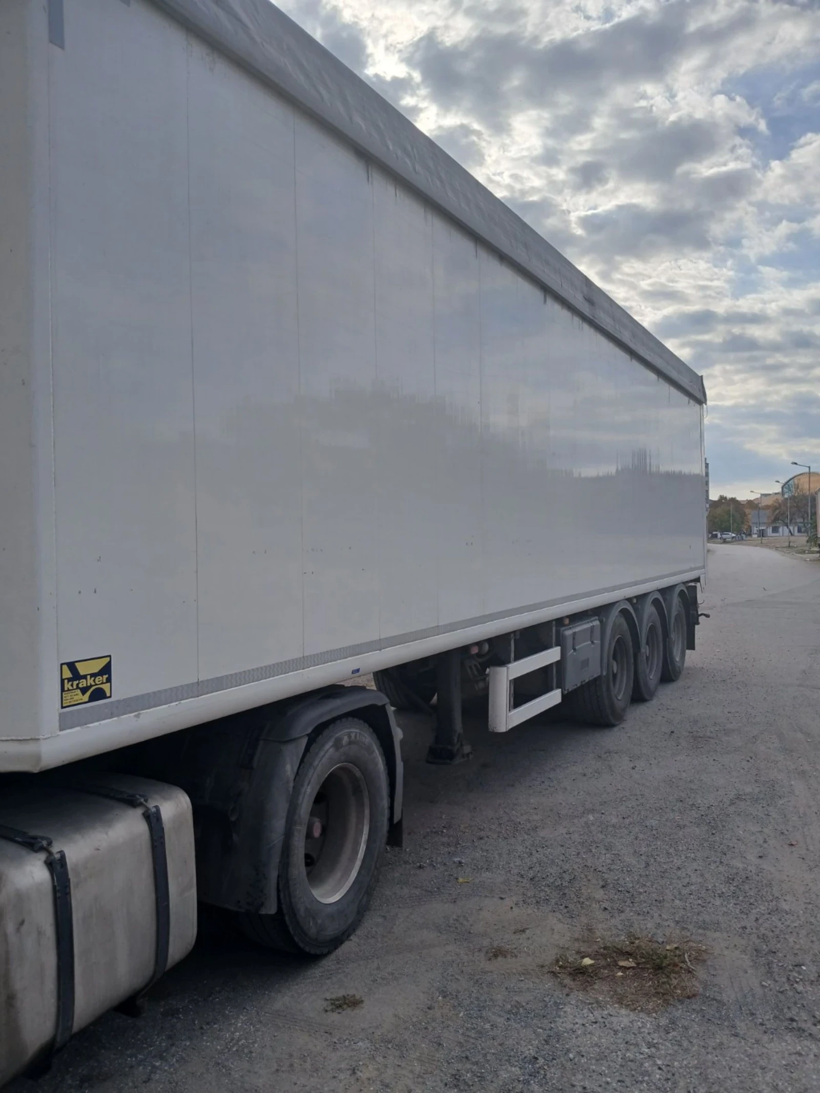  Kraker  1224 | Mobile.bg   6