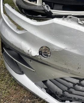 Предна броня Renault Megane Facelift, снимка 2 - Части - 52883306