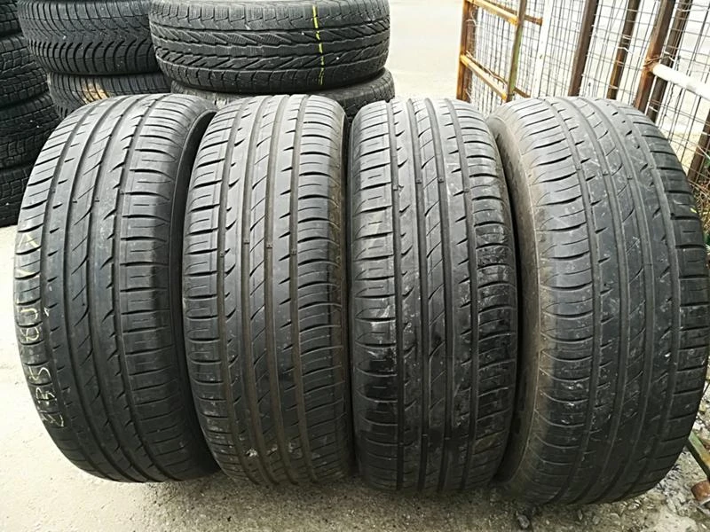 Гуми Летни 235/65R17, снимка 1 - Гуми и джанти - 23684625