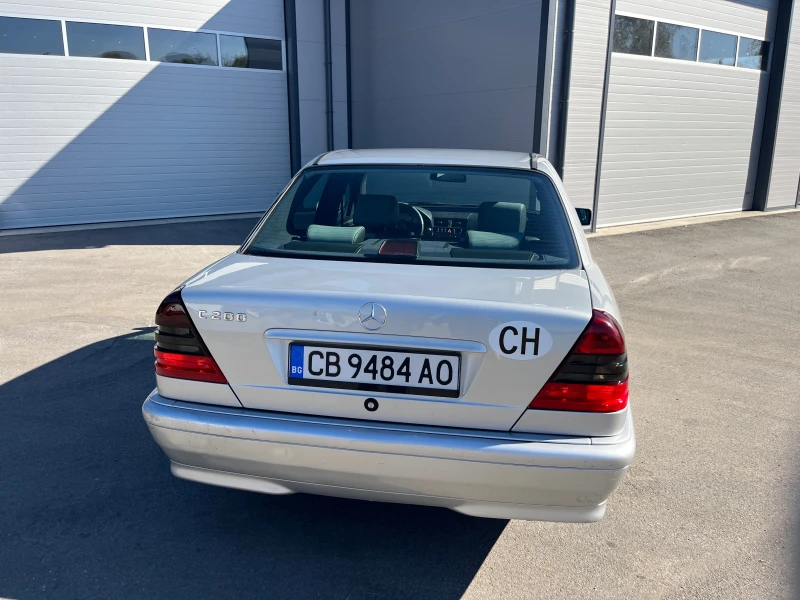 Mercedes-Benz C 200 Sport, снимка 13 - Автомобили и джипове - 52802293