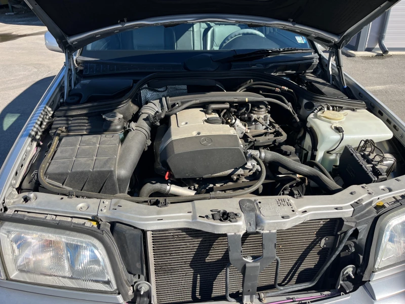 Mercedes-Benz C 200 Sport, снимка 7 - Автомобили и джипове - 52802293