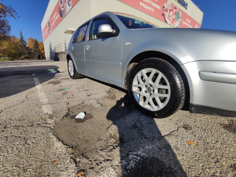VW Golf, снимка 4 - Автомобили и джипове - 52265379