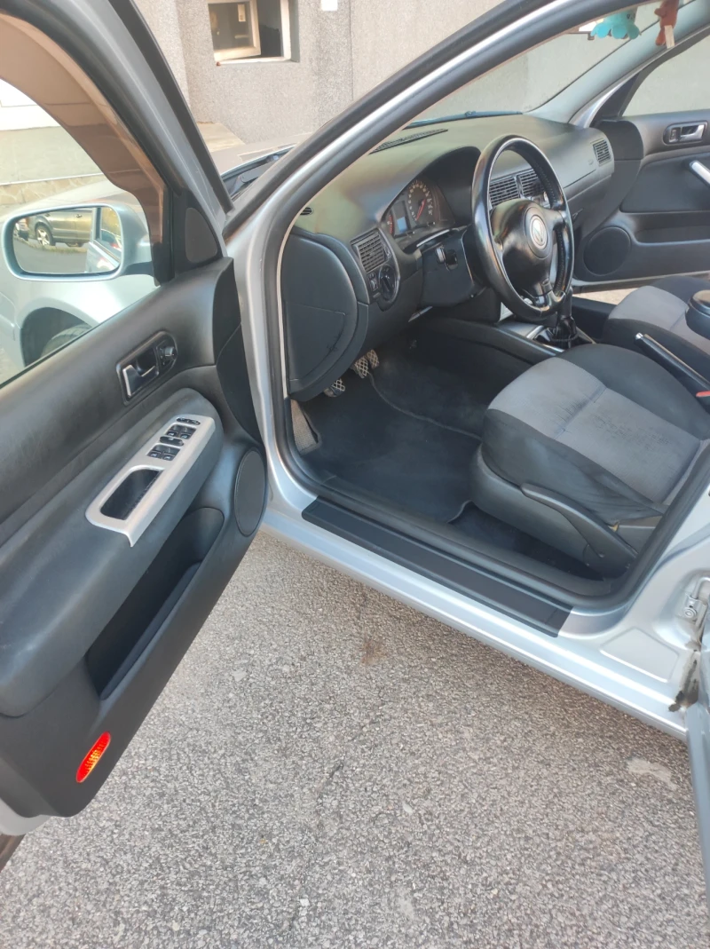 VW Golf, снимка 10 - Автомобили и джипове - 52265379