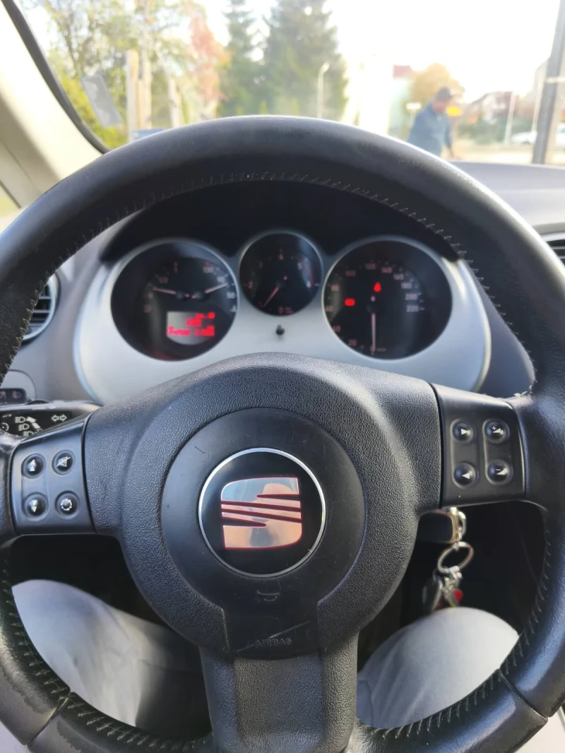 Seat Altea 1.9, снимка 11 - Автомобили и джипове - 52278574