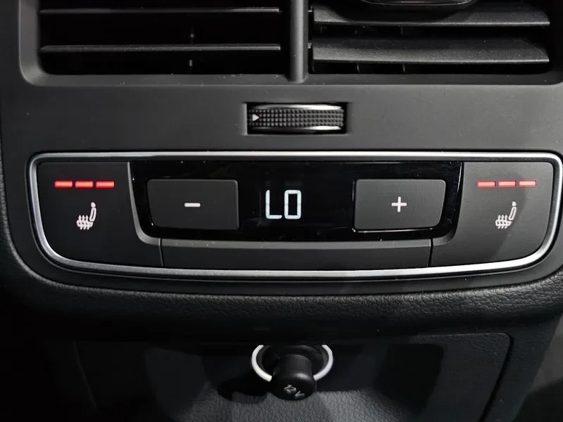 Audi A4 2.0 TDI Quattro - САМО 30% АВАНС, снимка 16 - Автомобили и джипове - 55487084