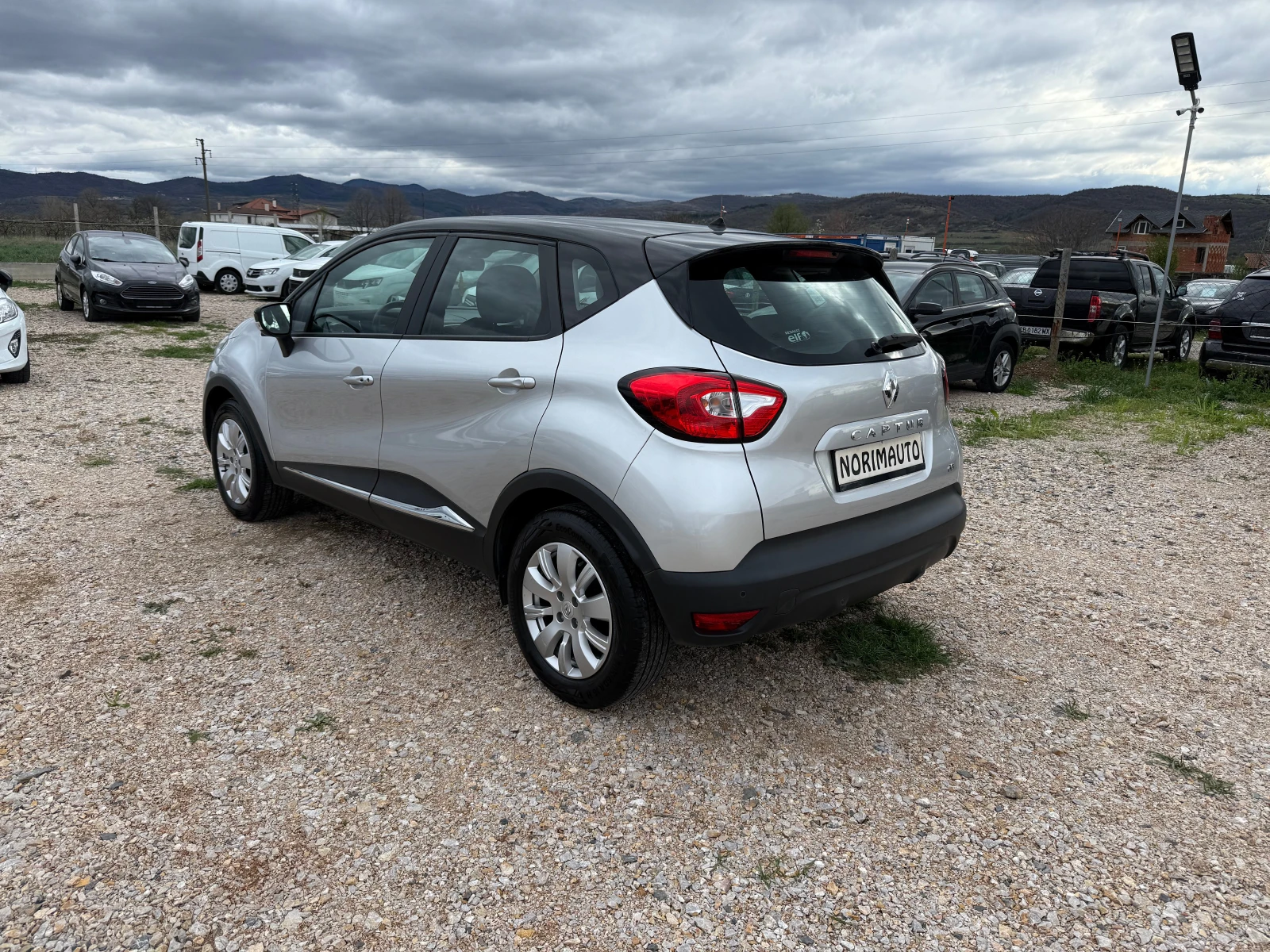 Renault Captur 1.5d/6 Gears/NAV/PDC/110ps/Euro6 - изображение 2