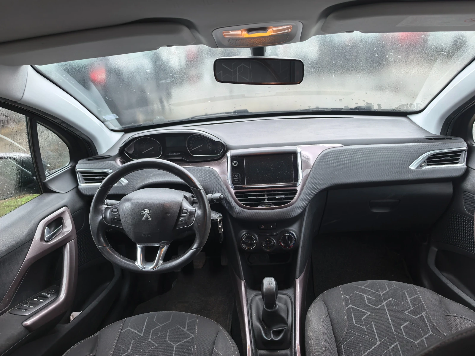 Peugeot 2008 1.2i - изображение 6