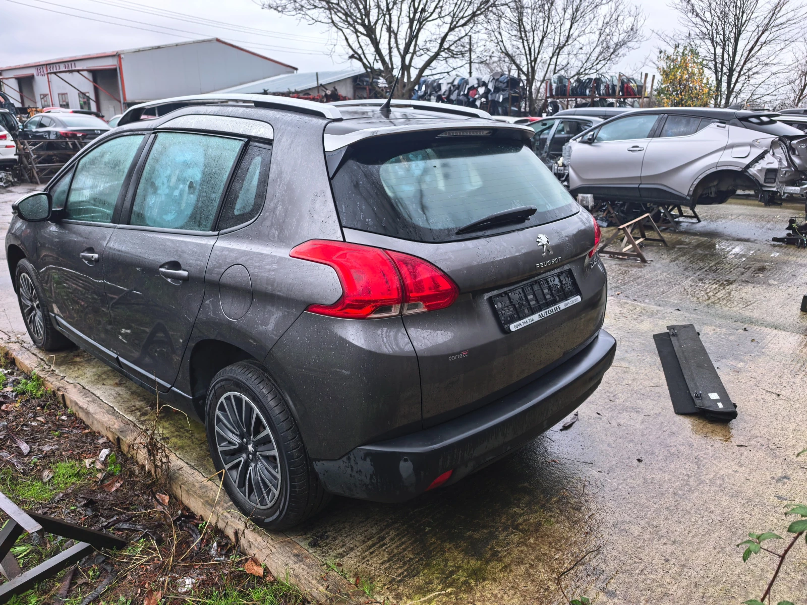 Peugeot 2008 1.2i - изображение 4