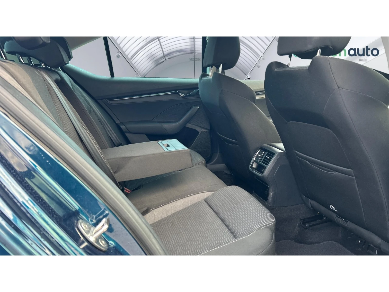 Skoda Octavia 2.0 TDi M/T, Месечна вноска от 499 лв. - изображение 10