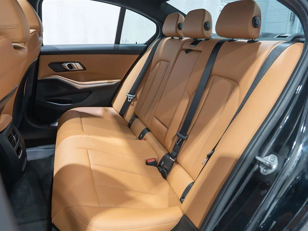 BMW 330 xDrive * HeadUp * АвтоКредит* (ЦЕНА ДО БГ) - изображение 8