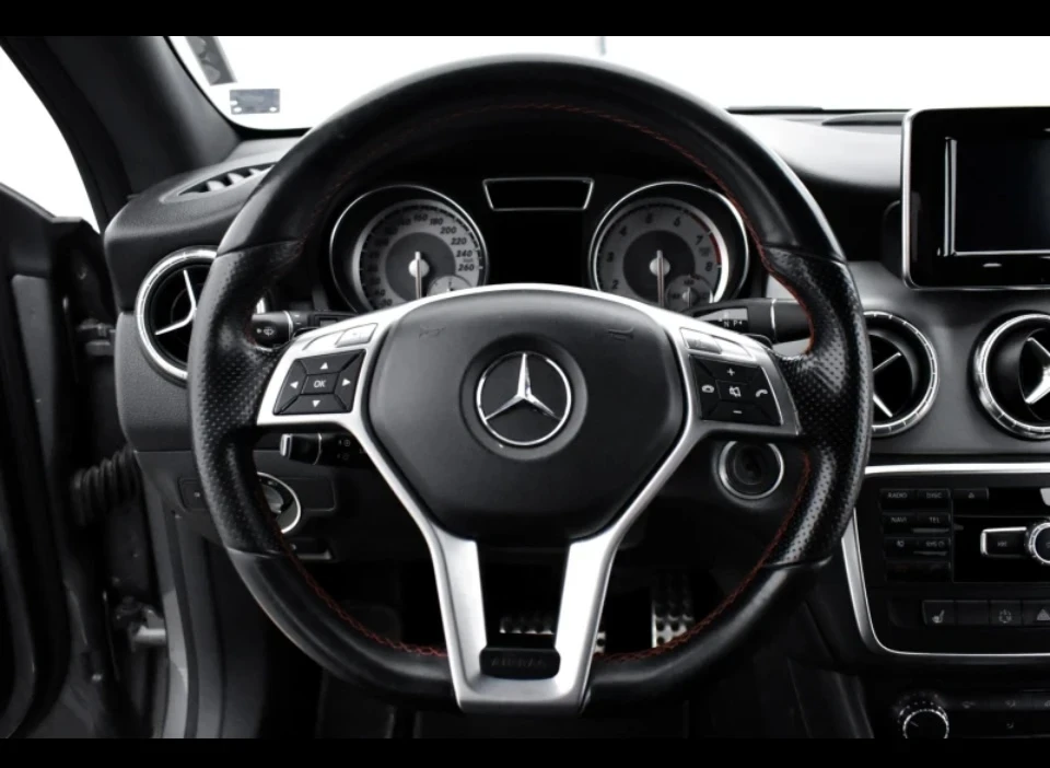 Mercedes-Benz CLA 200  - изображение 10