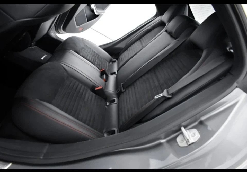 Mercedes-Benz CLA 200  - изображение 7