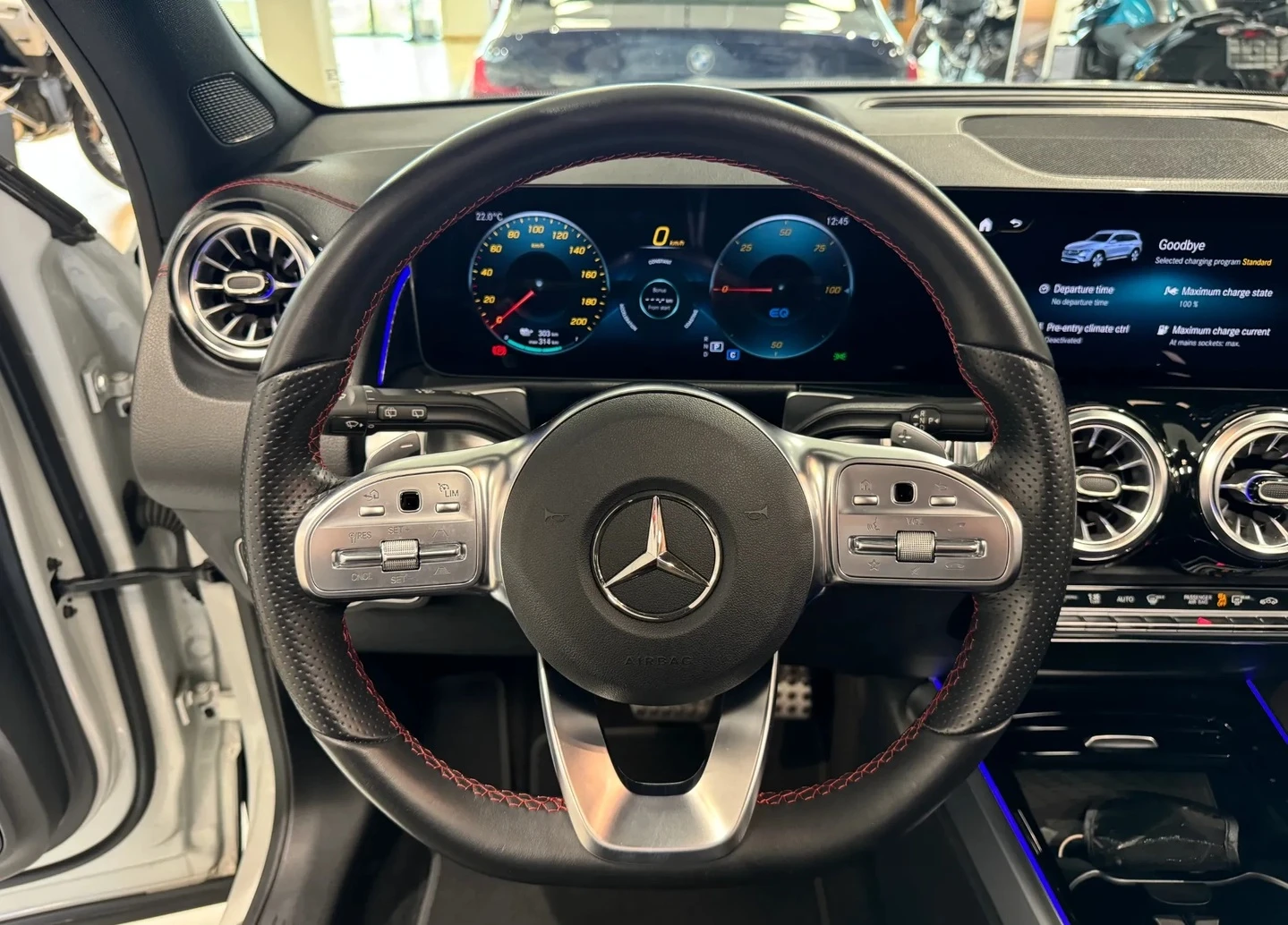 Mercedes-Benz EQB 300 4MATIC AMG-Line, снимка 7 - Автомобили и джипове - 53896924