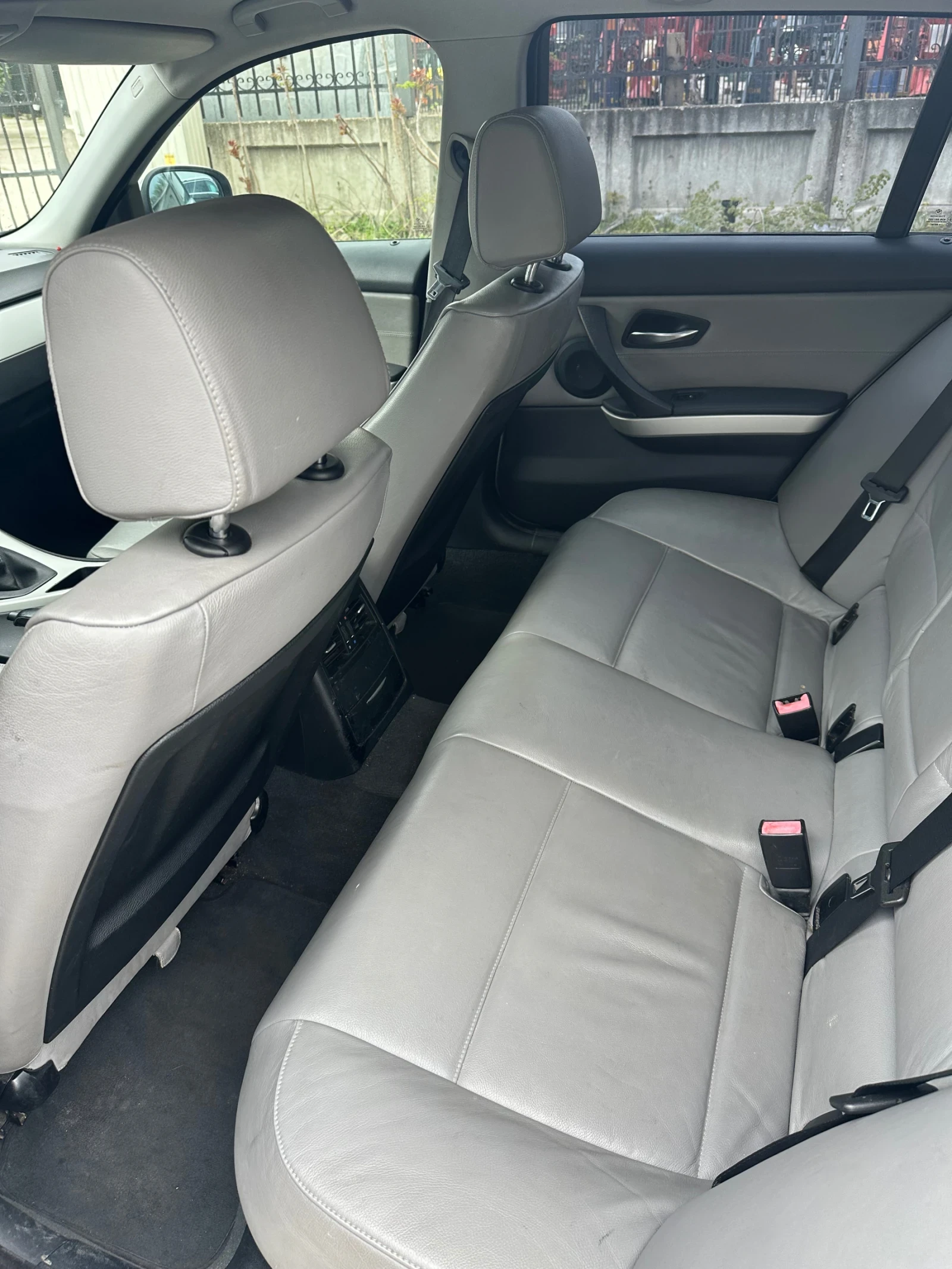 BMW 320 2.0D Facelift , снимка 6 - Автомобили и джипове - 54166542