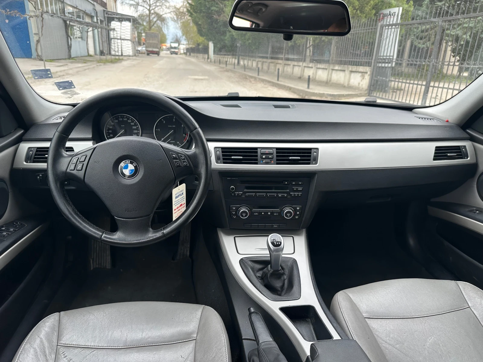 BMW 320 2.0D Facelift , снимка 5 - Автомобили и джипове - 54166542
