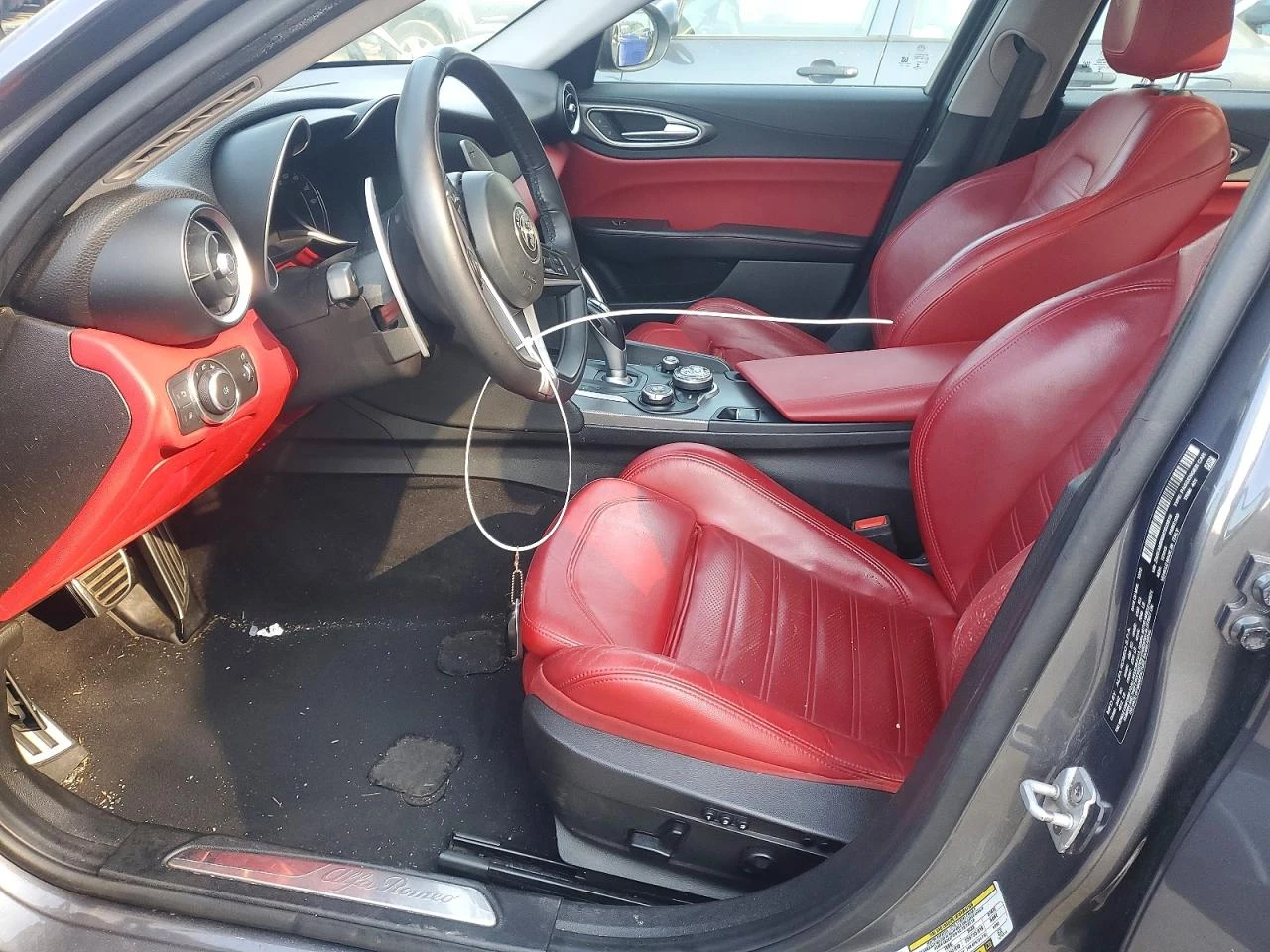 Alfa Romeo Giulia 2.0l Ti, снимка 7 - Автомобили и джипове - 54241459