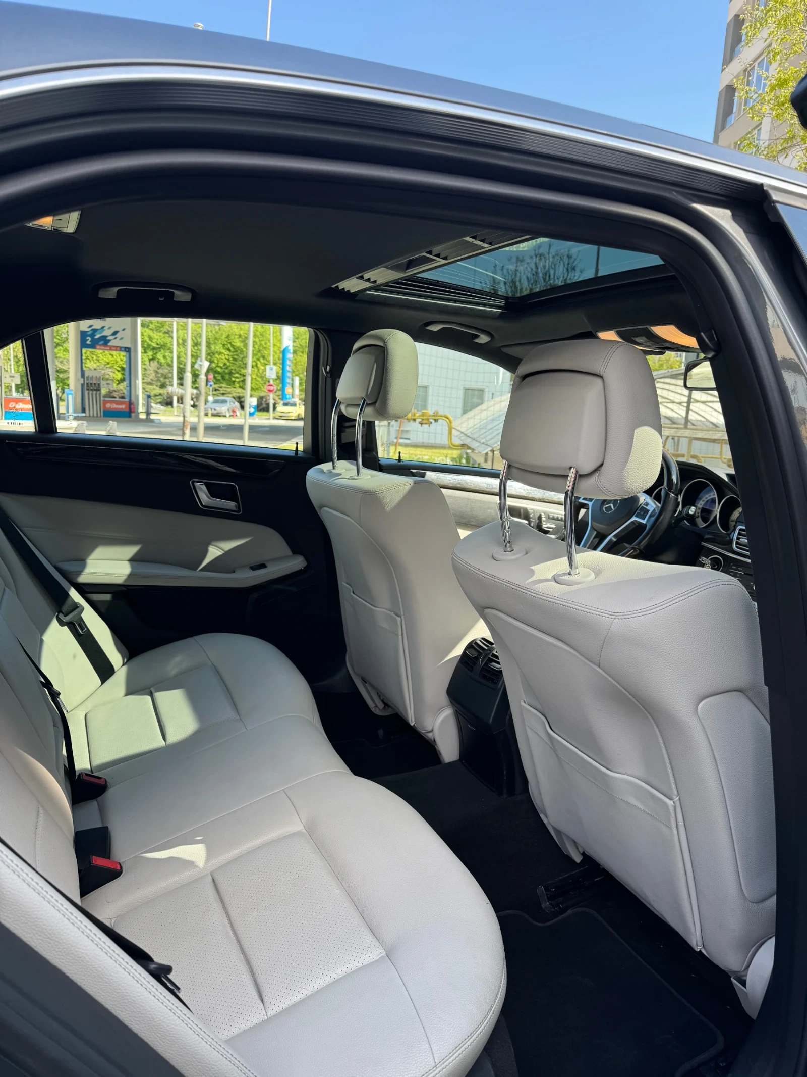 Mercedes-Benz E 250, снимка 7 - Автомобили и джипове - 54400801