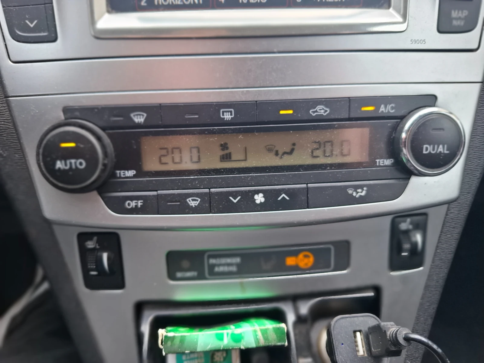Toyota Avensis 2.0 D-4D 124 к.с., снимка 9 - Автомобили и джипове - 54422531