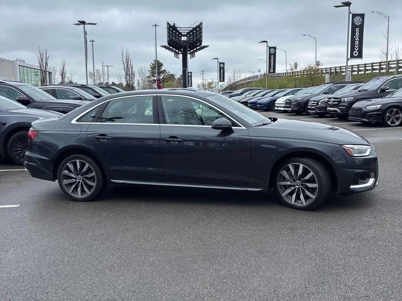 Audi A4 Komfort /LED/DISTRONIC/CARFAX/АВТОКРЕДИТ, снимка 3 - Автомобили и джипове - 54588737