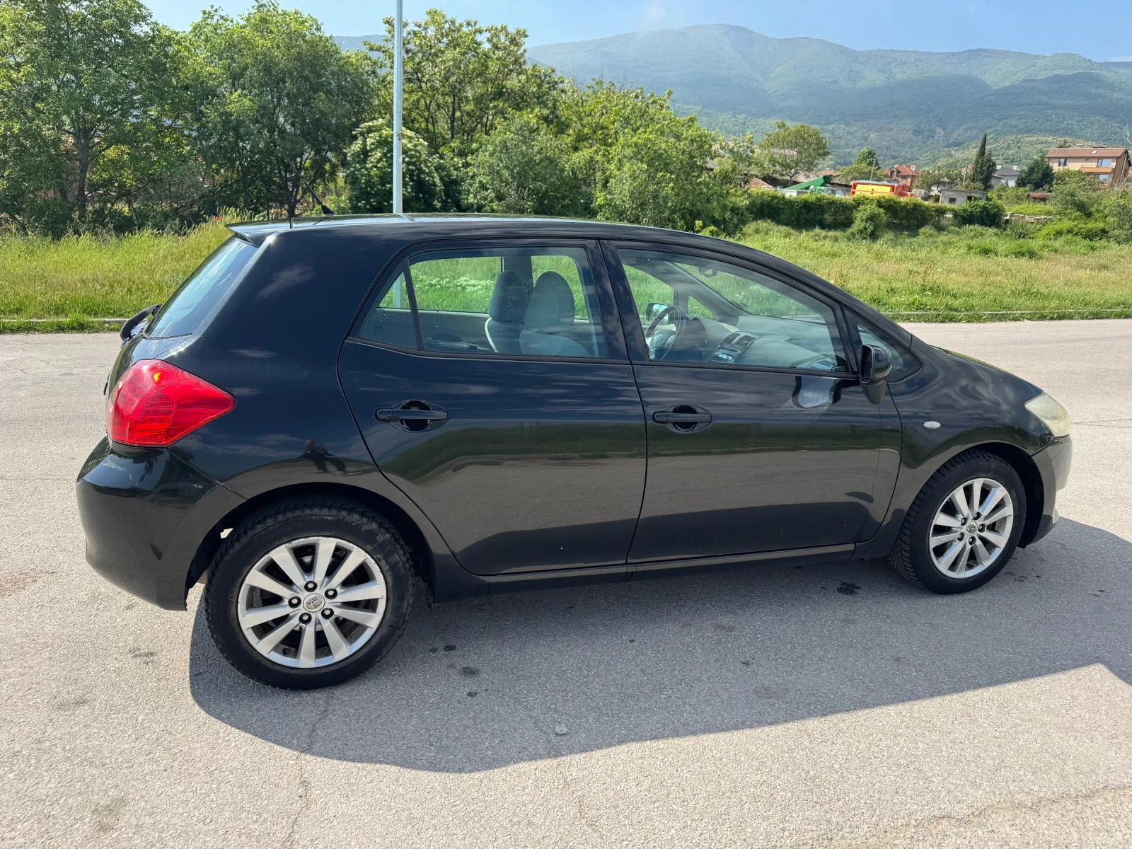 Toyota Auris, снимка 4 - Автомобили и джипове - 54665832